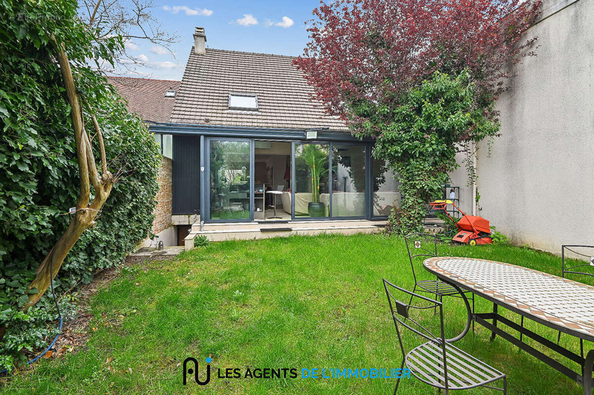 Maison à NANTERRE