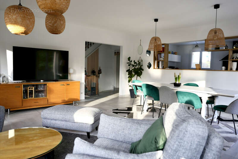 A vendre à Villers-Allerand une maison 160m2 : 5 chambres ; deux studios indepandants 35m2 et 55m2 ; - photo 13