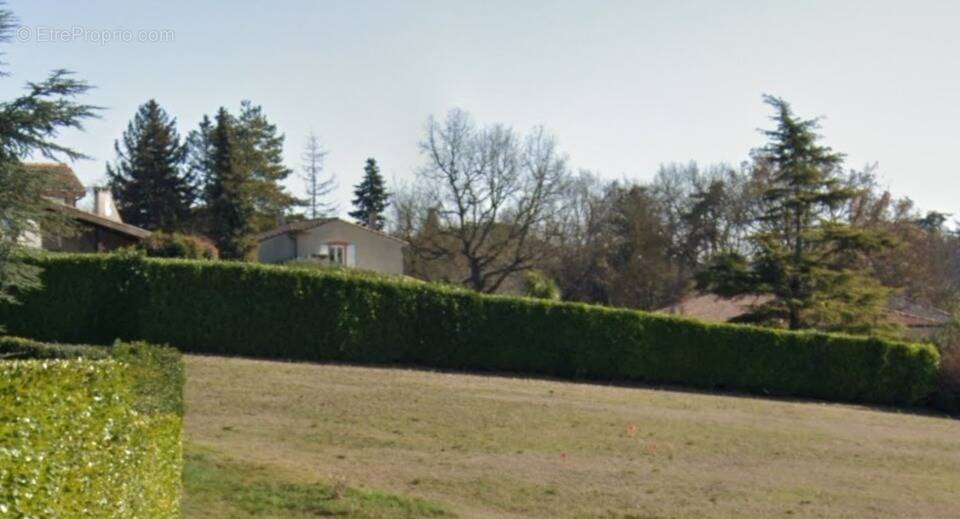 Terrain à FOURQUEVAUX