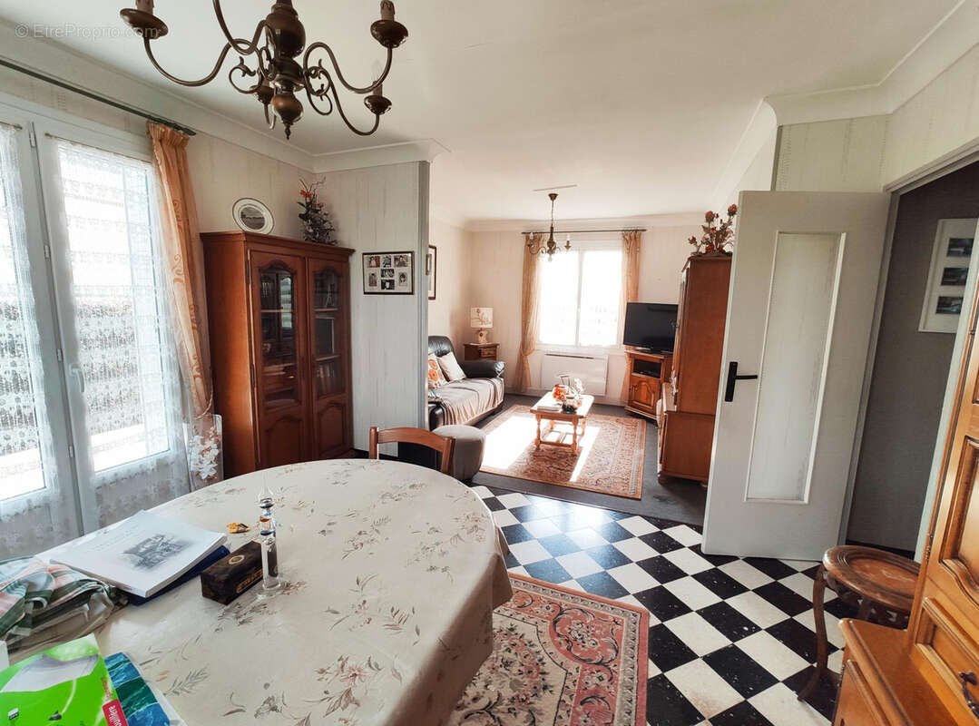 Maison à LE BARDON
