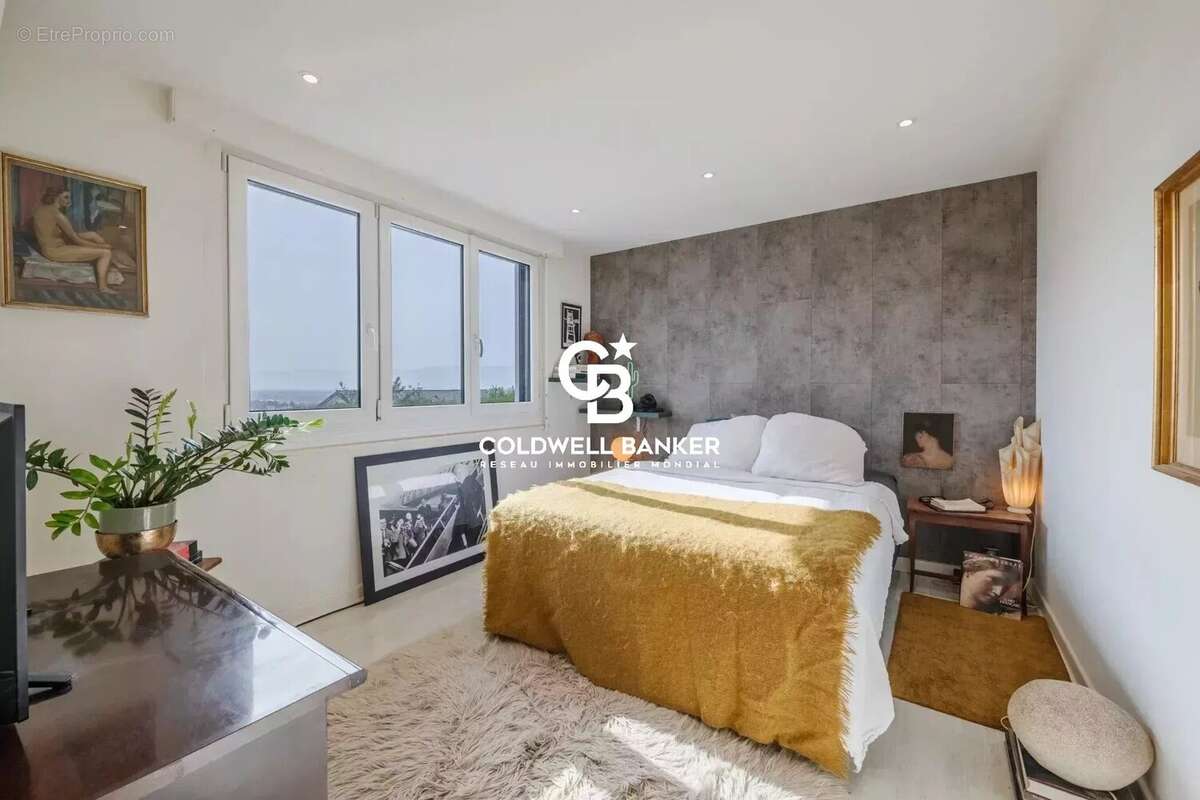 Maison à VETRAZ-MONTHOUX