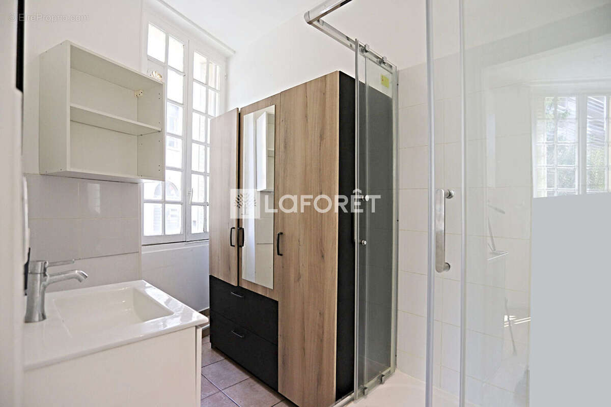 Appartement à PARIS-14E