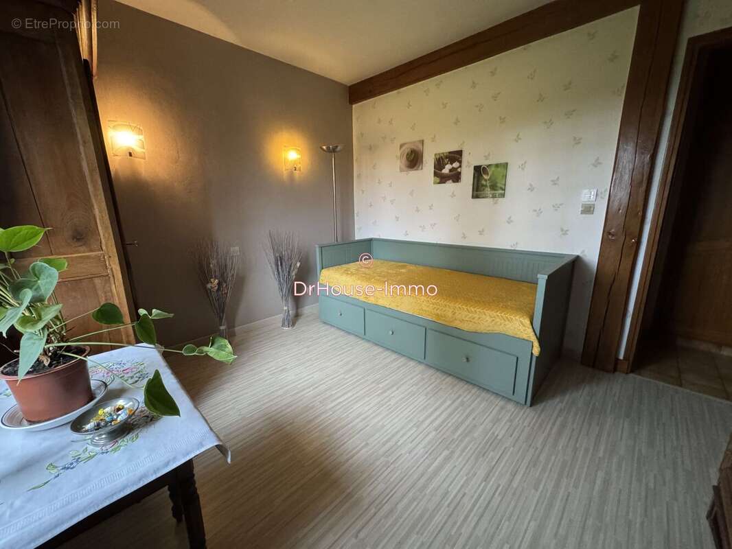 Maison à INTRAVILLE