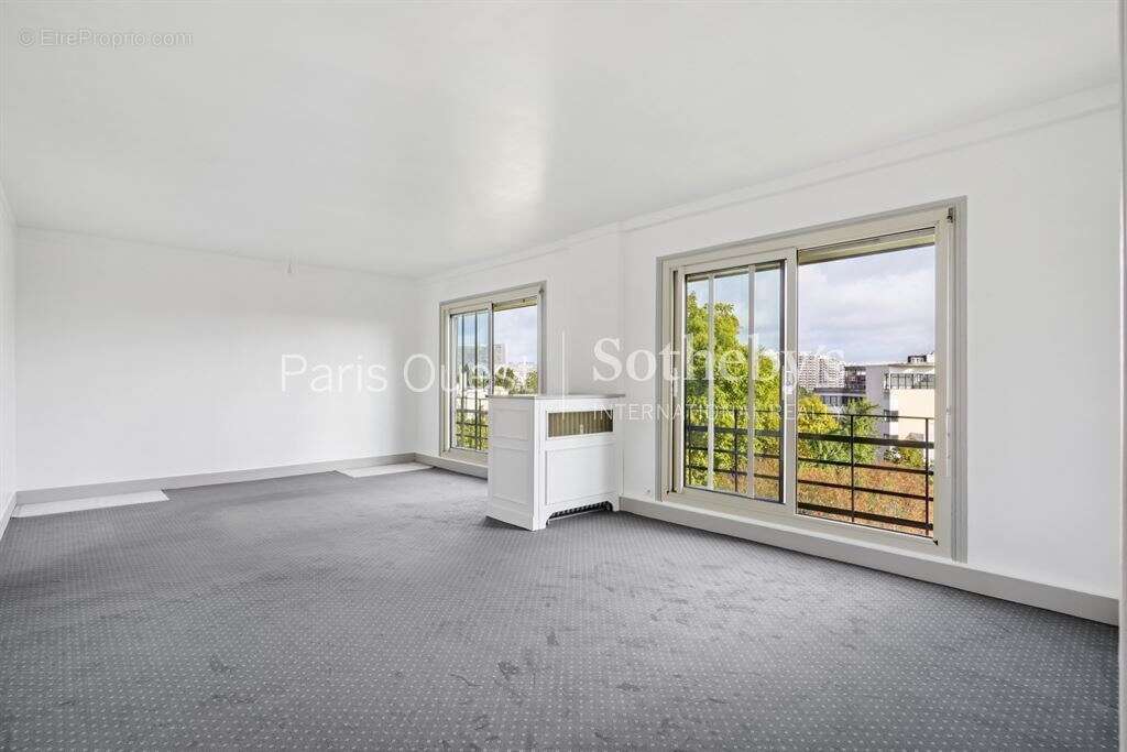 Appartement à NEUILLY-SUR-SEINE