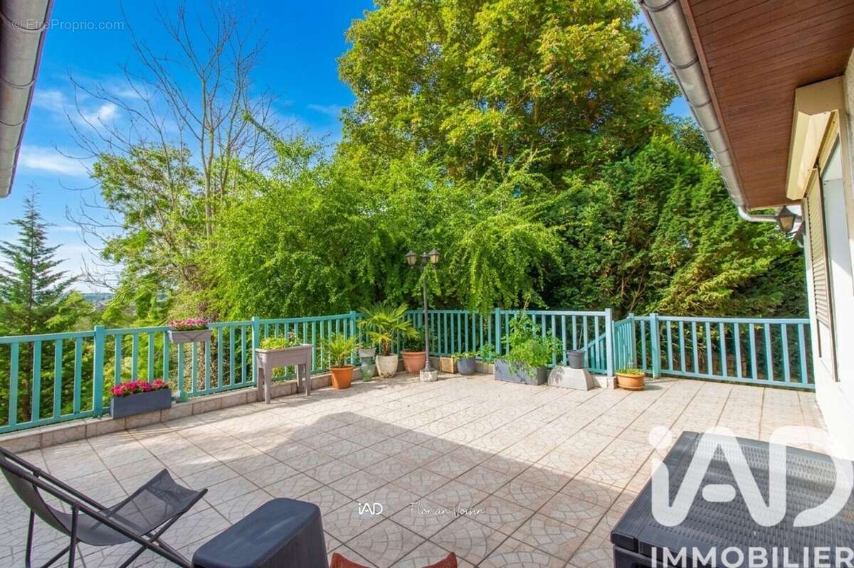 Photo 2 - Maison à JUZIERS