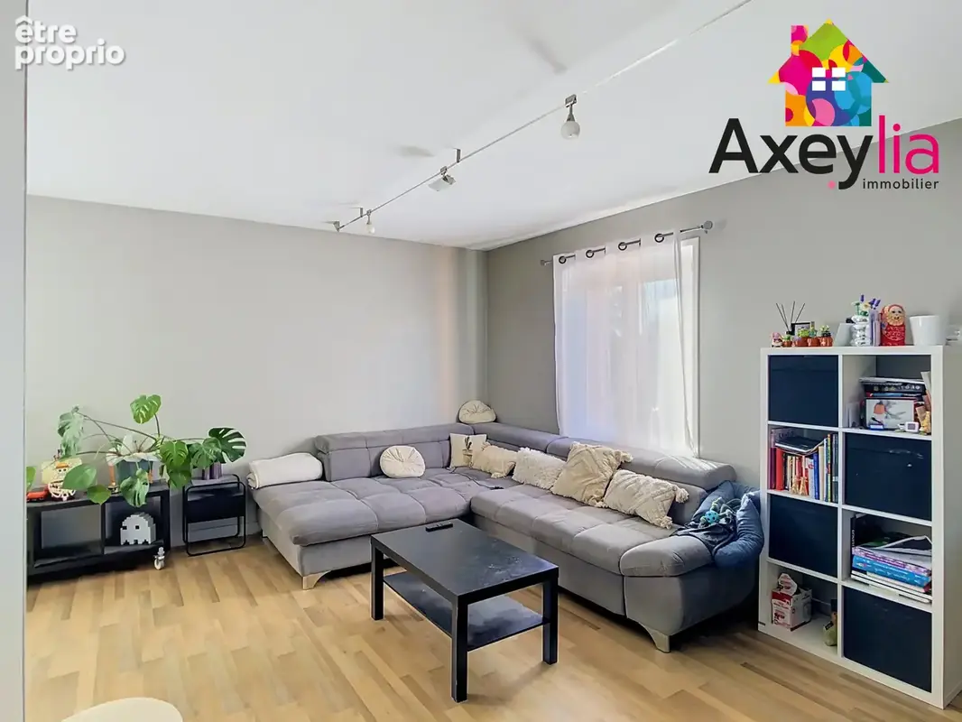 A vendre - riorges - maison 4 chambres, entièrement rénovée avec terrain - photo 9