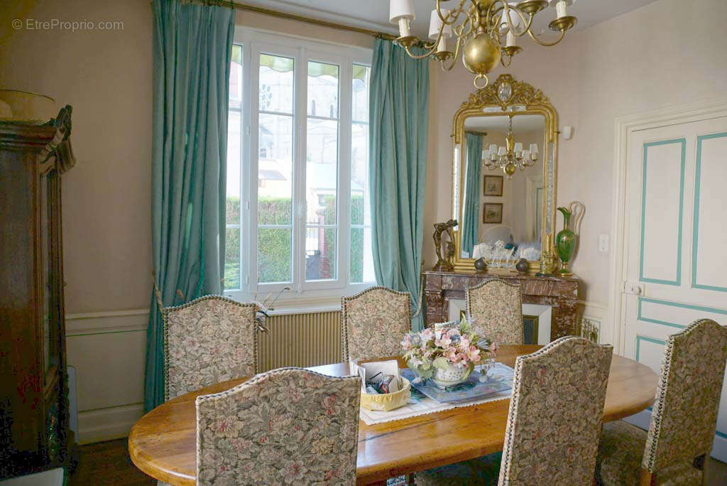 Maison à PARAY-LE-MONIAL