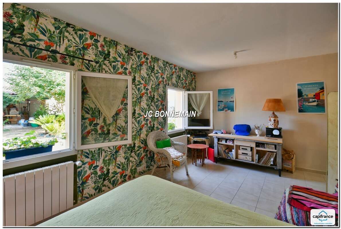 Maison à vendre - Plain Pied - Jardin - Garage - 105 m² - 3 pièces LA TREMBLADE (17) - photo 16
