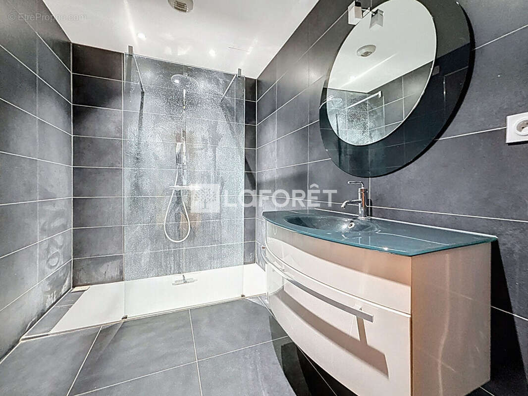 Maison à FAUGUERNON