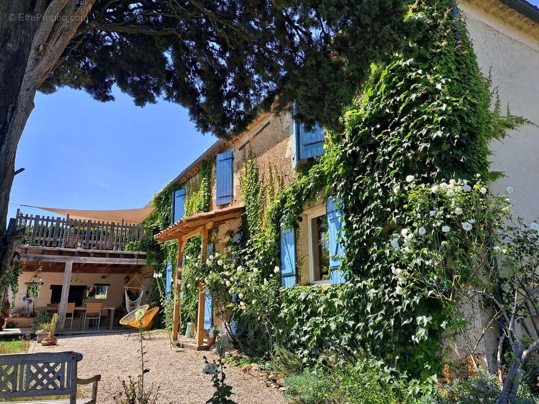 Maison à VIC-FEZENSAC