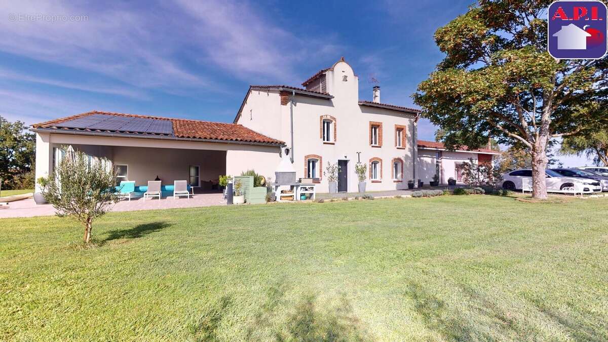 Maison à CALMONT