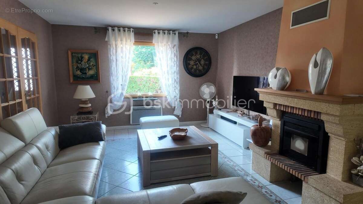 Maison individuelle 155 m² 6 pièces à Aubry-du-Hainaut - photo 4