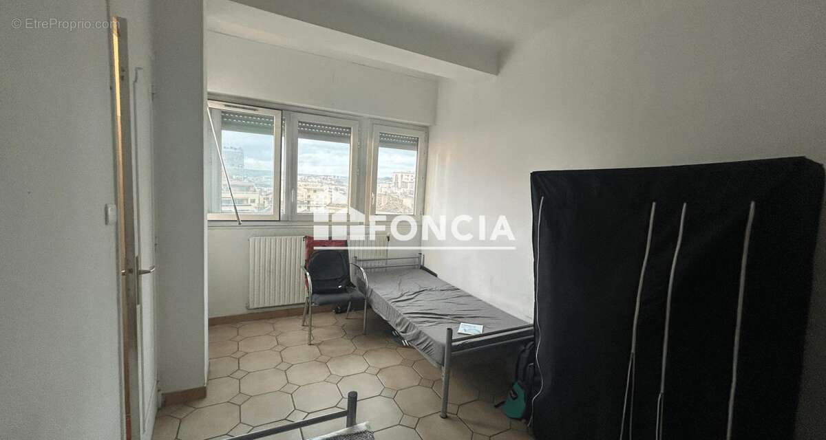 Appartement à MARSEILLE-2E