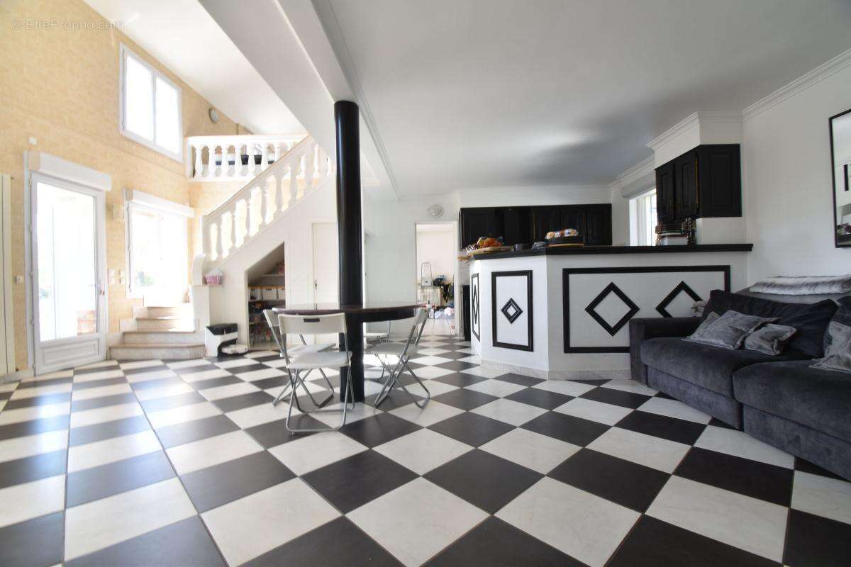 Maison à ARQUIAN