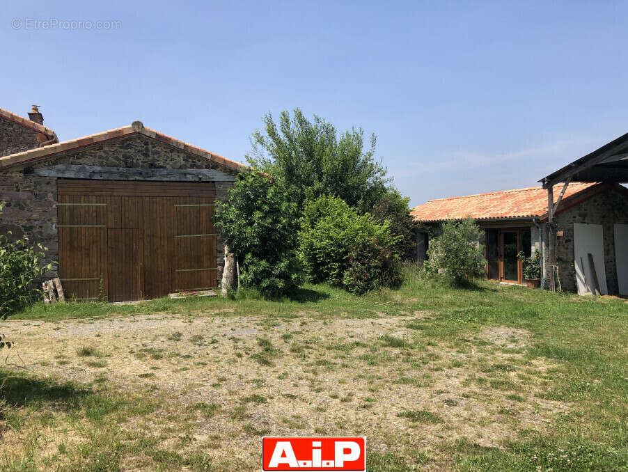 Maison à POUZAUGES