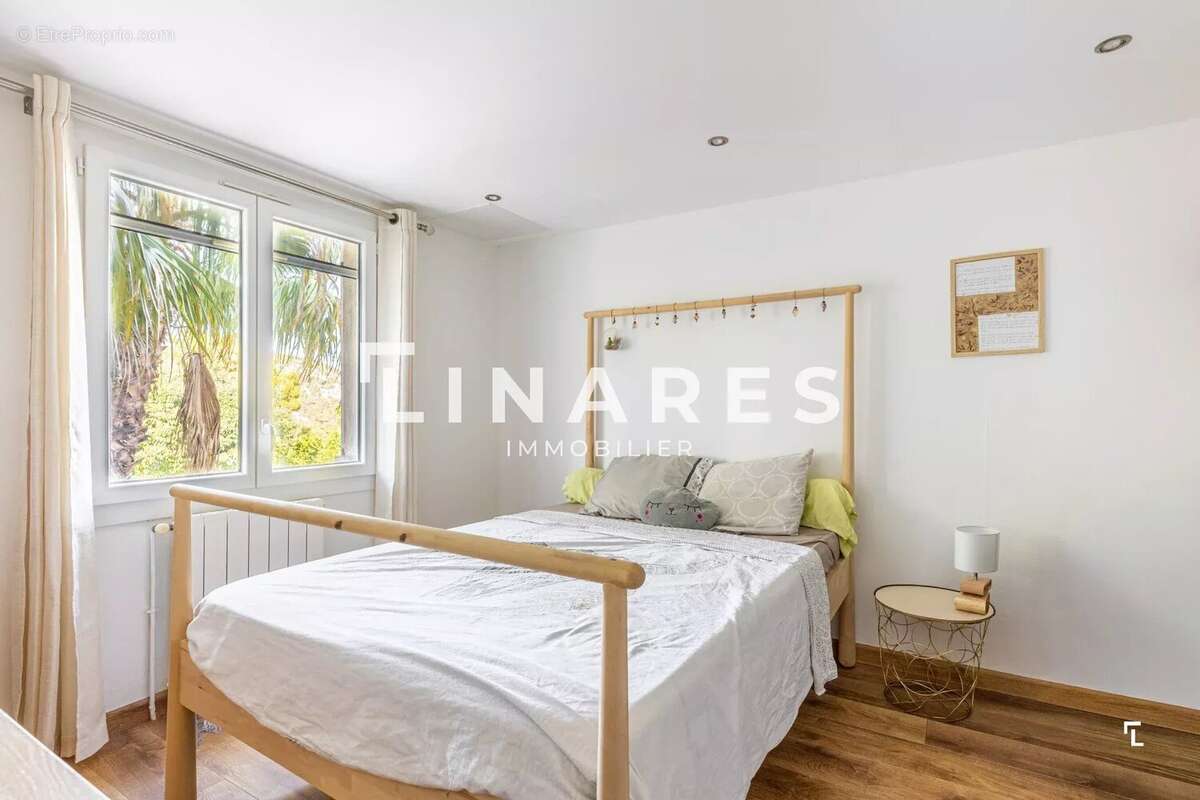 LE MAS DES COLLINES - Maison 242m2 (160 m² +  2 T2 indépendants = 1800€/mois) - Piscine -Terrasses - Garage - 13470 Carnoux en P - photo 8