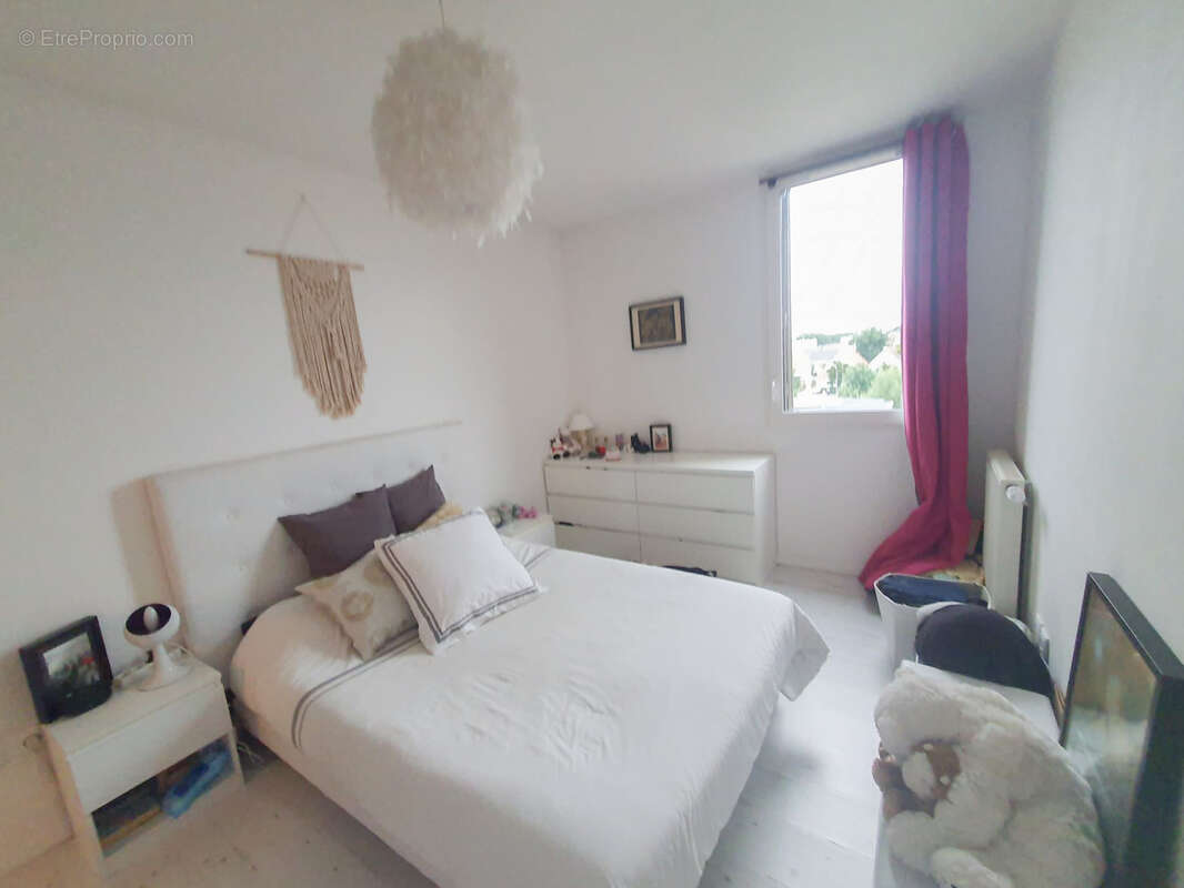 Appartement à SAINTE-GENEVIEVE-DES-BOIS