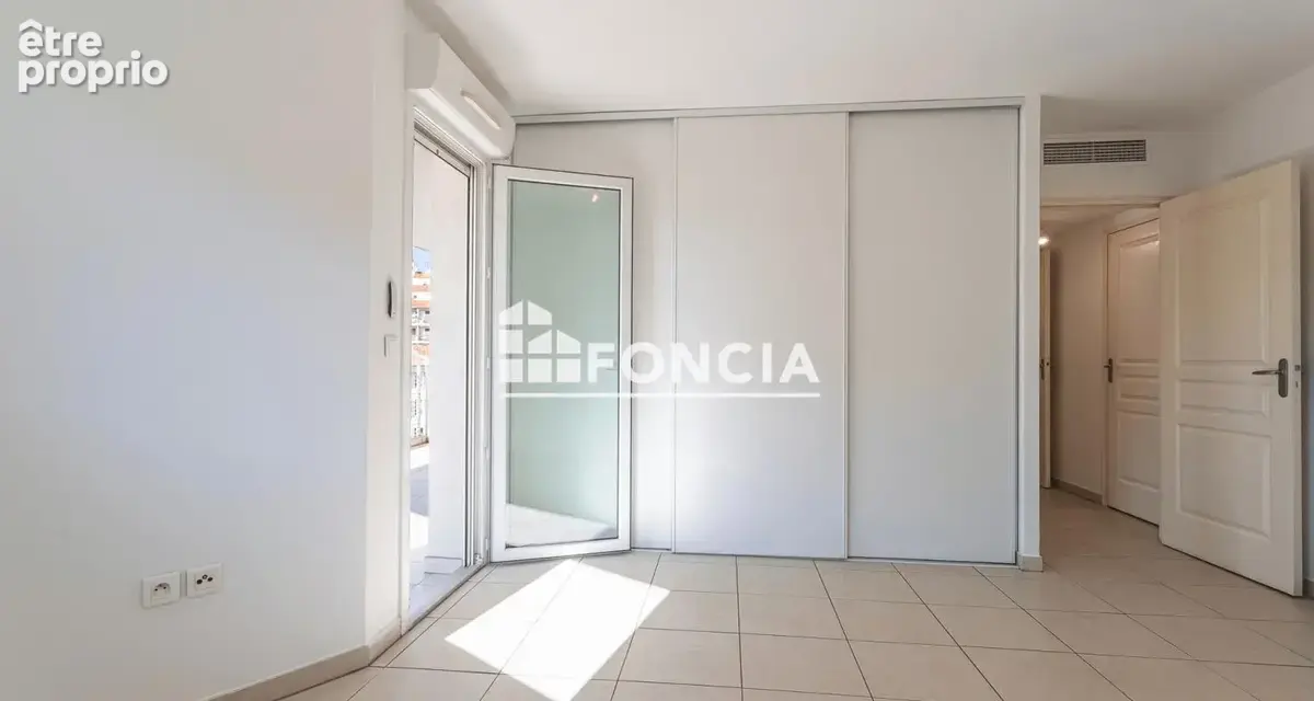 Appartement T3 de 76 m² avec terrasse, cave et stationnement, au cœur de La Valette-du-Var - photo 6