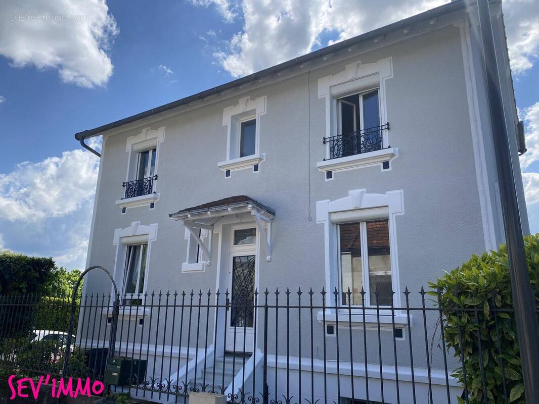 Maison à SAINT-GERMAIN-DES-FOSSES