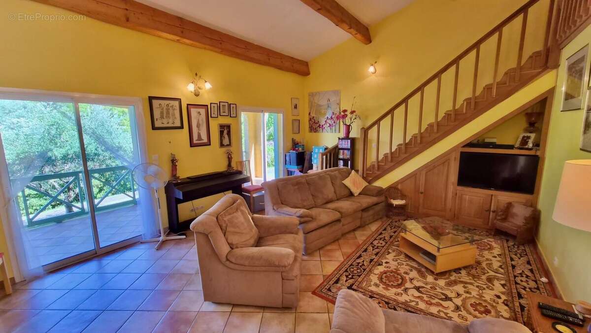 Maison lumineuse de 4 chambres avec grand jardin, piscine et vues dégagées près de Pézenas - photo 6