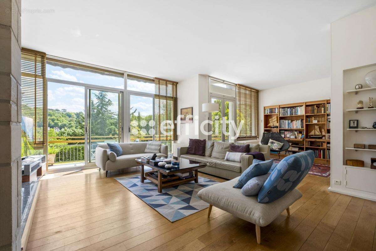 Maison à LA CELLE-SAINT-CLOUD