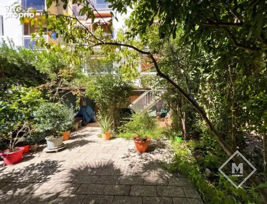 T2 Jardin Privatif parking 220000€ 13012 Marseille - photo 3
