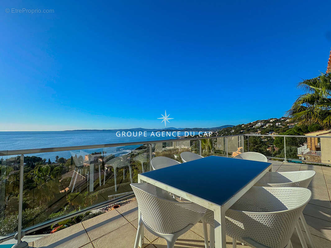 À vendre villa de charme 5 pièces 150m² 3 chambres piscine 3 garages boulodrome - photo 13