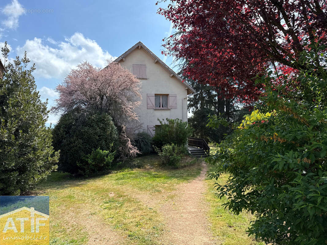Maison à SAINT-GERMAIN-LAVAL