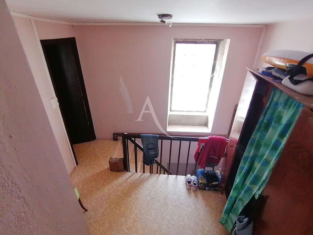 Maison à MIRANDOL-BOURGNOUNAC