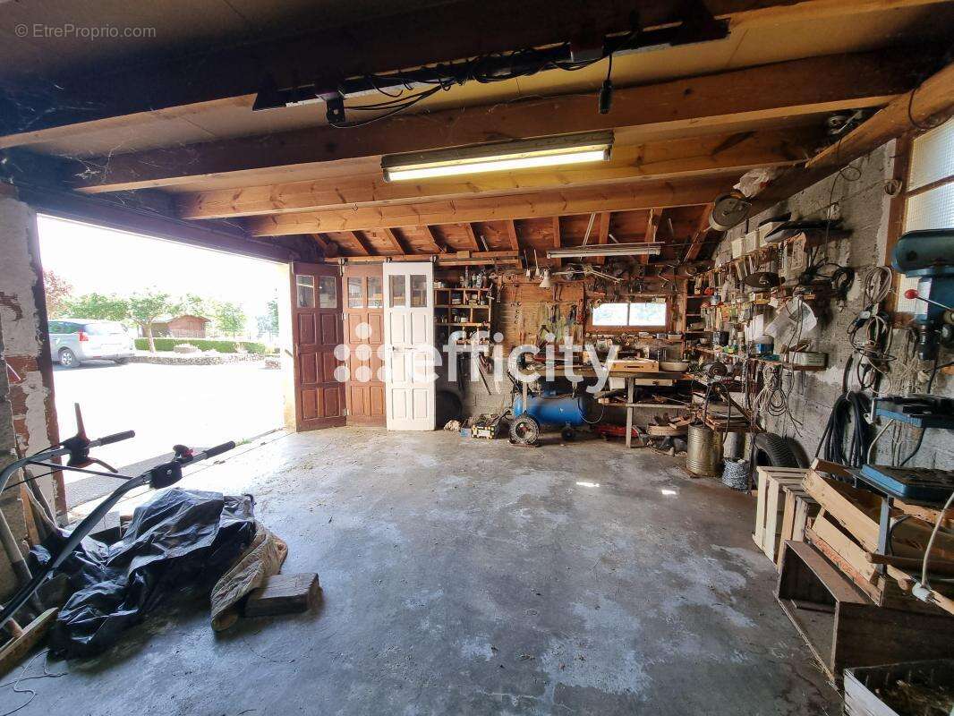 Maison 84 m² à Saint-Alban-Sur-Limagnole  - photo 19
