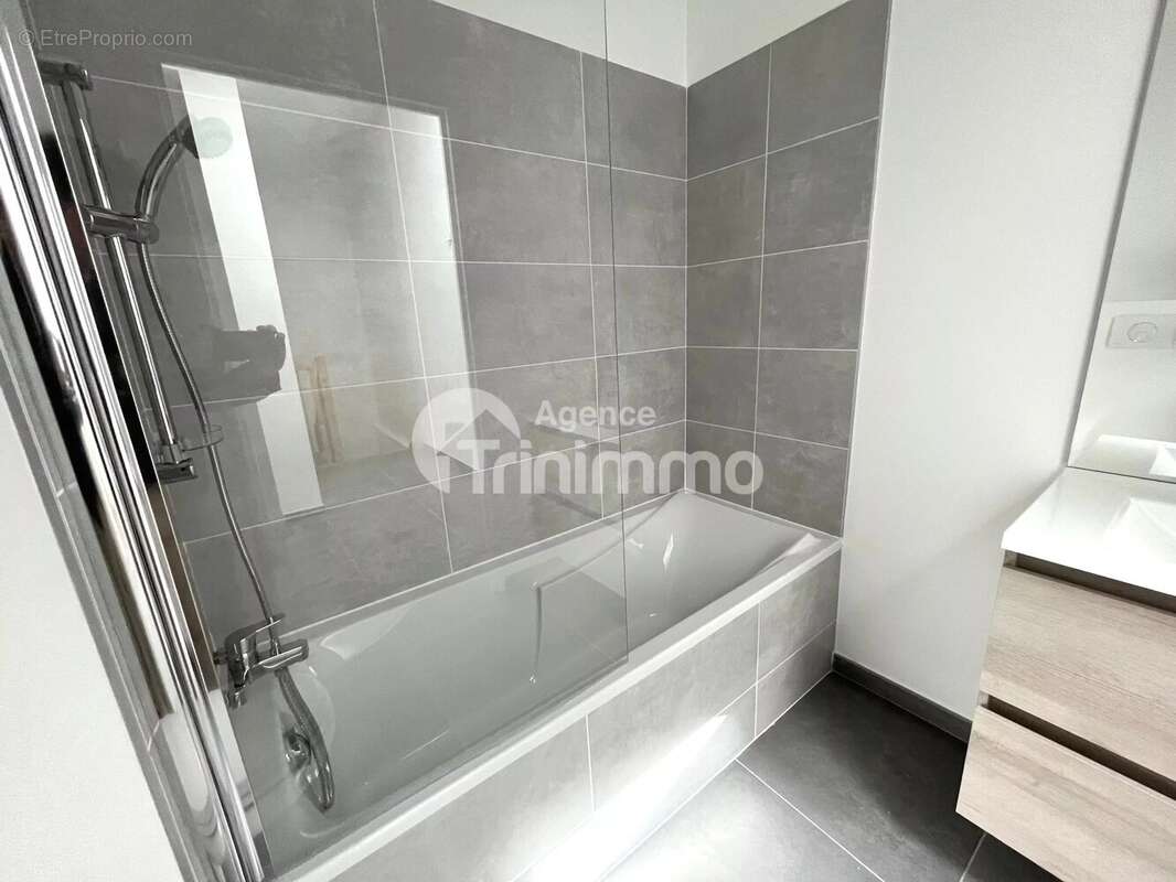 Appartement à SAINT-ANDRE-DE-LA-ROCHE