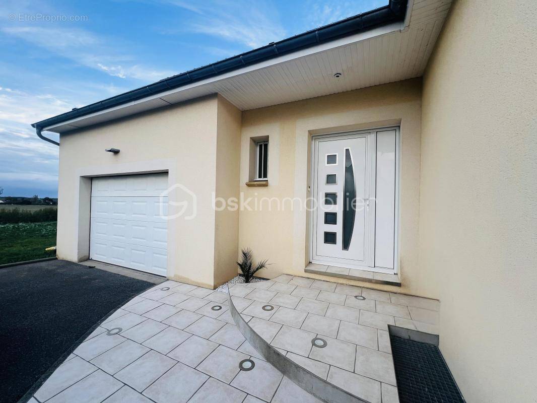 Maison à FERRIERES-HAUT-CLOCHER