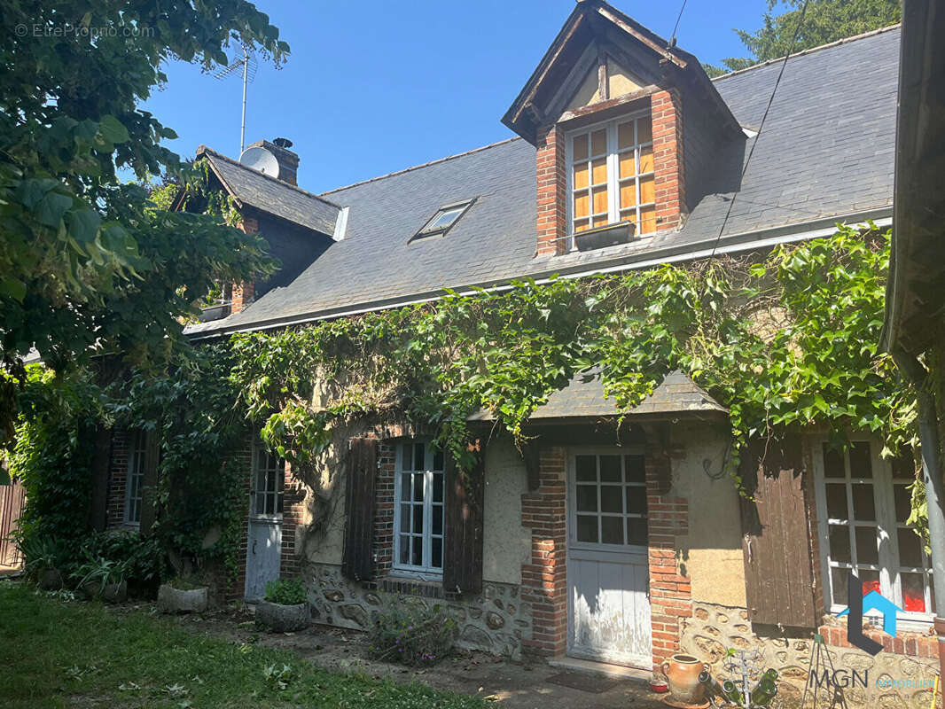 Maison à TRIZAY-LES-BONNEVAL