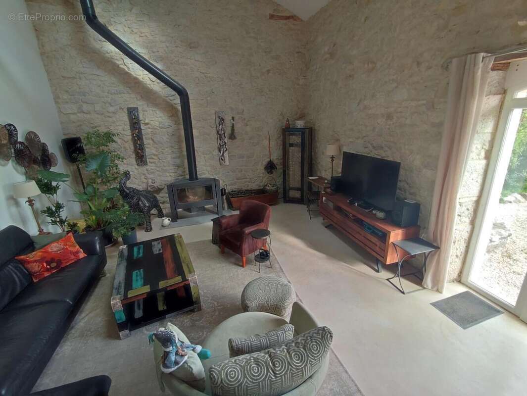salon - Maison à CAHORS