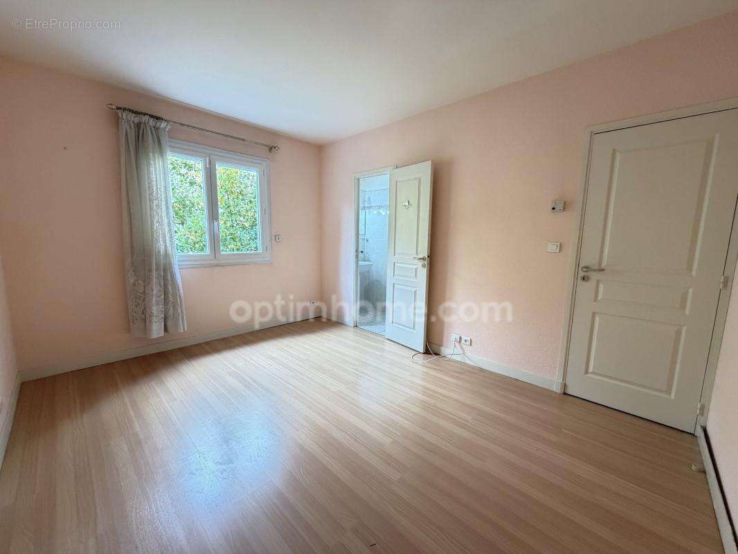 Maison 121m2 - 3 chambres - garage - jardin - photo 6