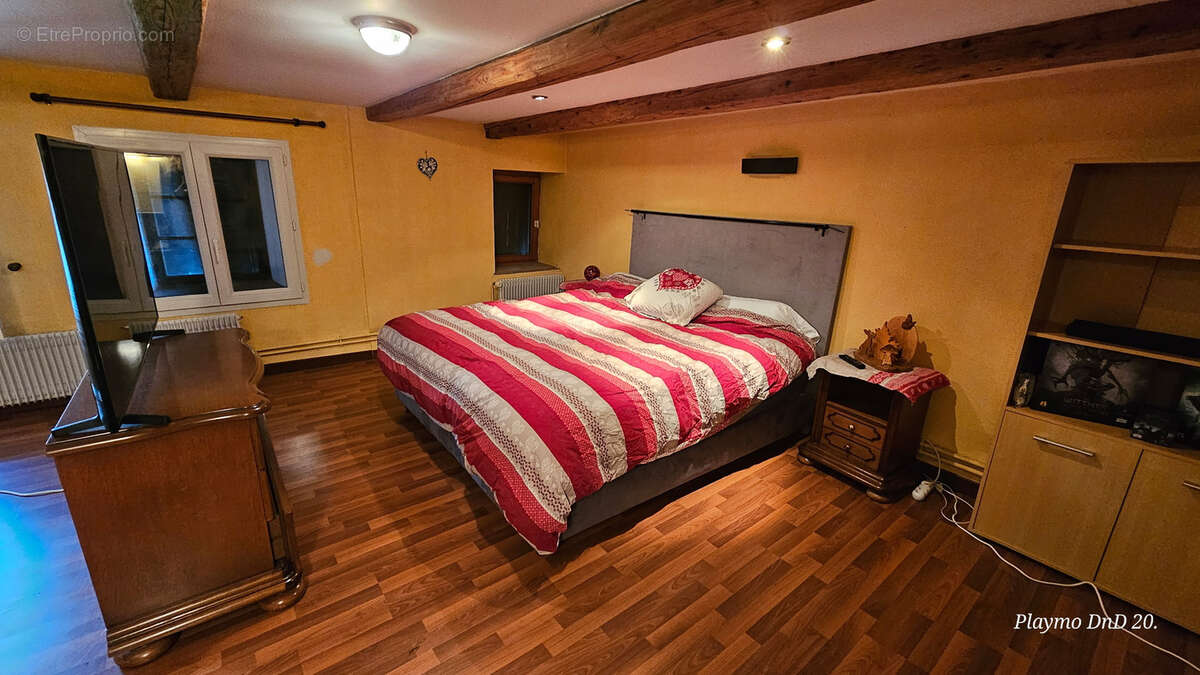 Champenay, commune de Plaine, spacieuse maison de caractère, rénovée, 192 m2, 4 chambres. - photo 21