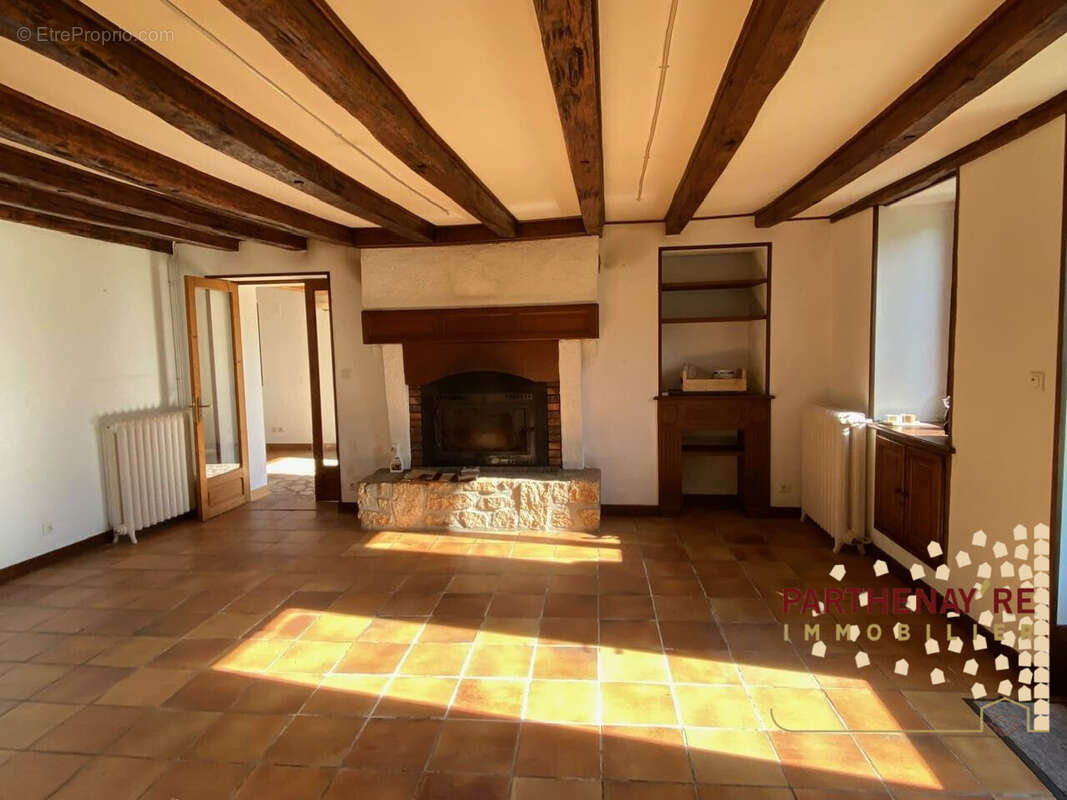 Maison à PARTHENAY