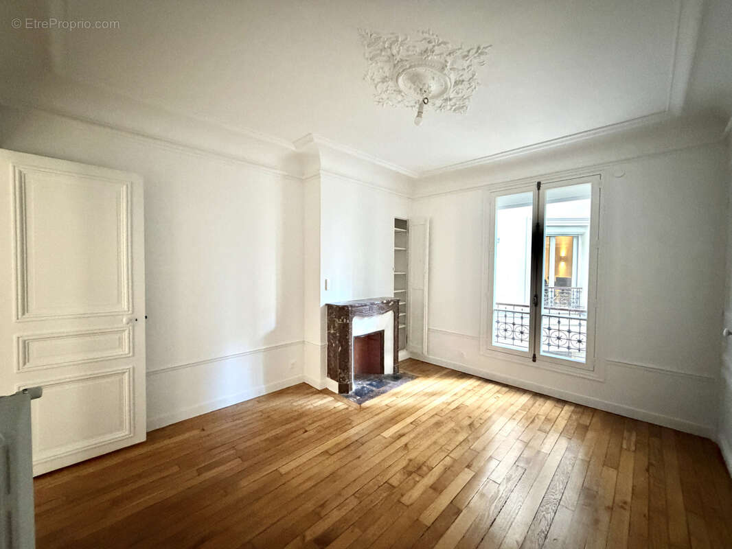 Appartement à PARIS-12E