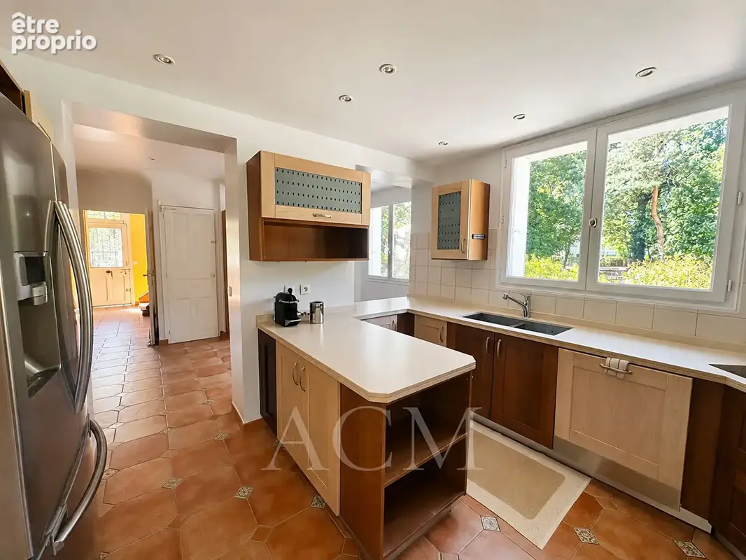 Maison spacieuse 8 pièces - Dépendance - Parc - Maisons Laffitte - photo 3