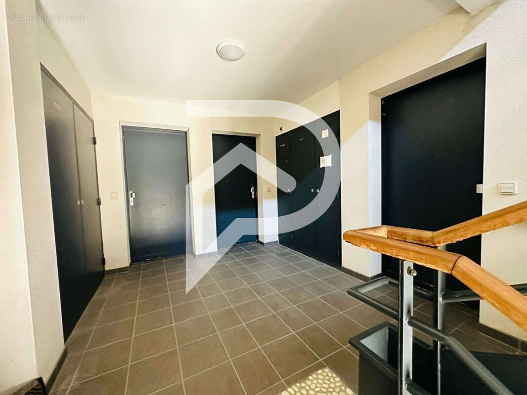 Appartement à LONS