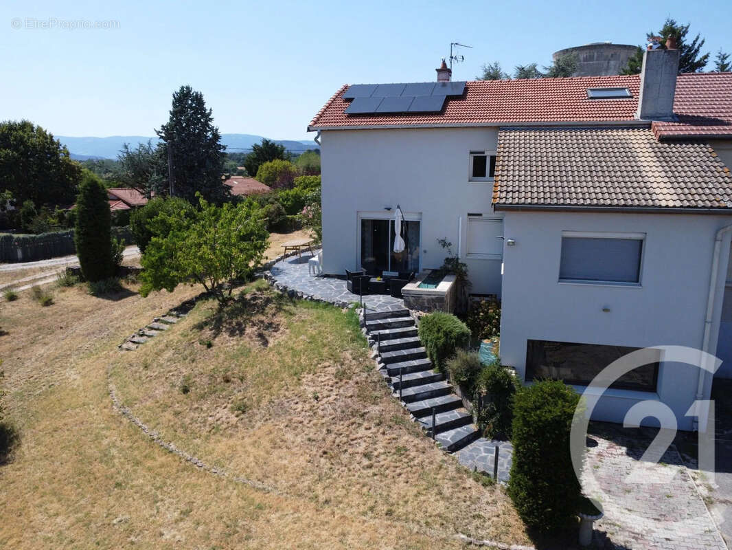 Maison à SAINT-CYR