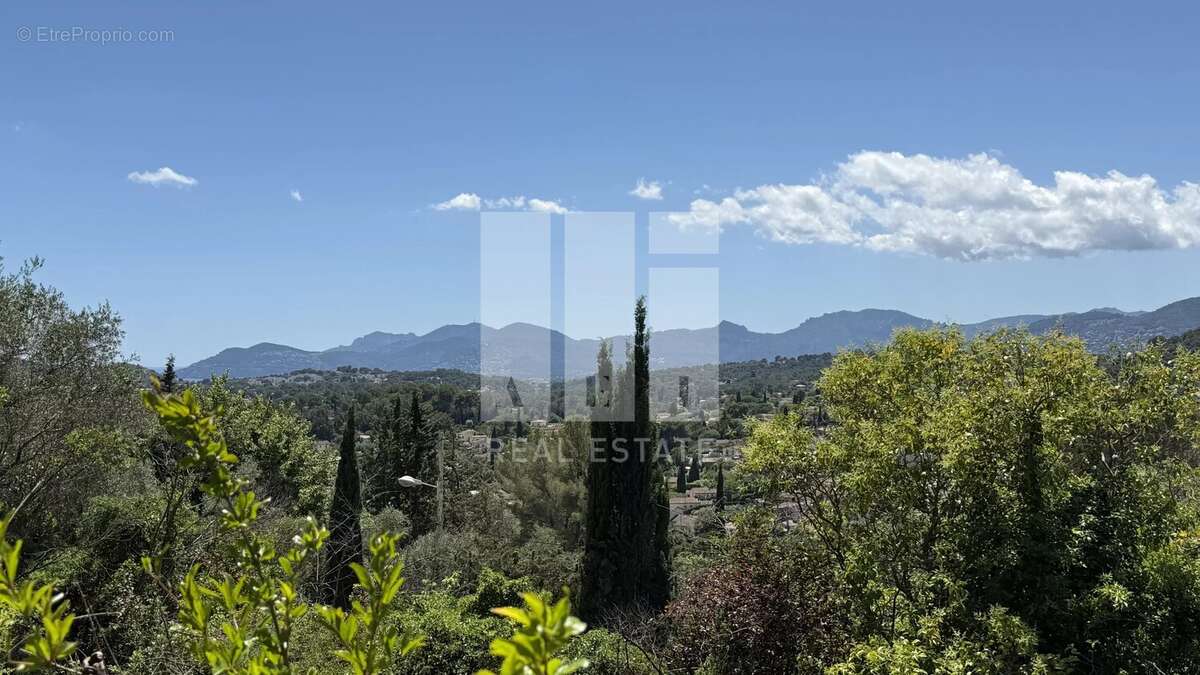 Mougins proche vieux village et commerces terrain constructible - photo 2