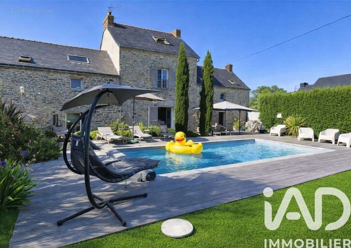 Maison 175 m² à Le Temple-De-Bretagne  - photo 2