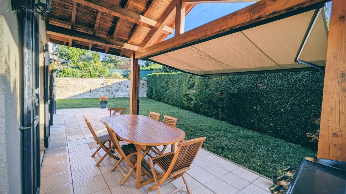 VILLA  de 201 M2  offrant 5 CHAMBRES - photo 3