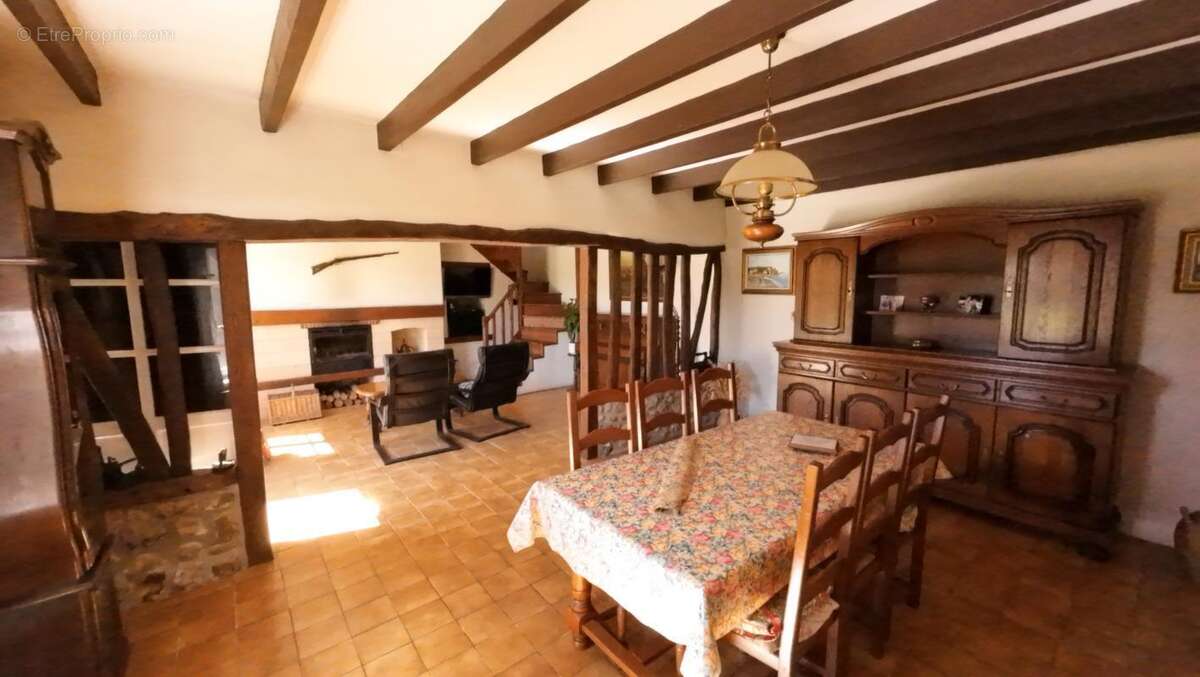 Maison à SAINT-MARTIN-AUX-BUNEAUX