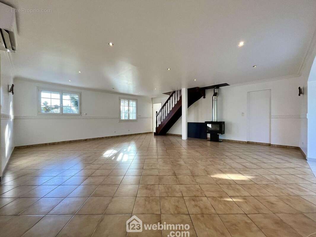 Maison 170 m² à Saint-Laurent-Medoc  - photo 26