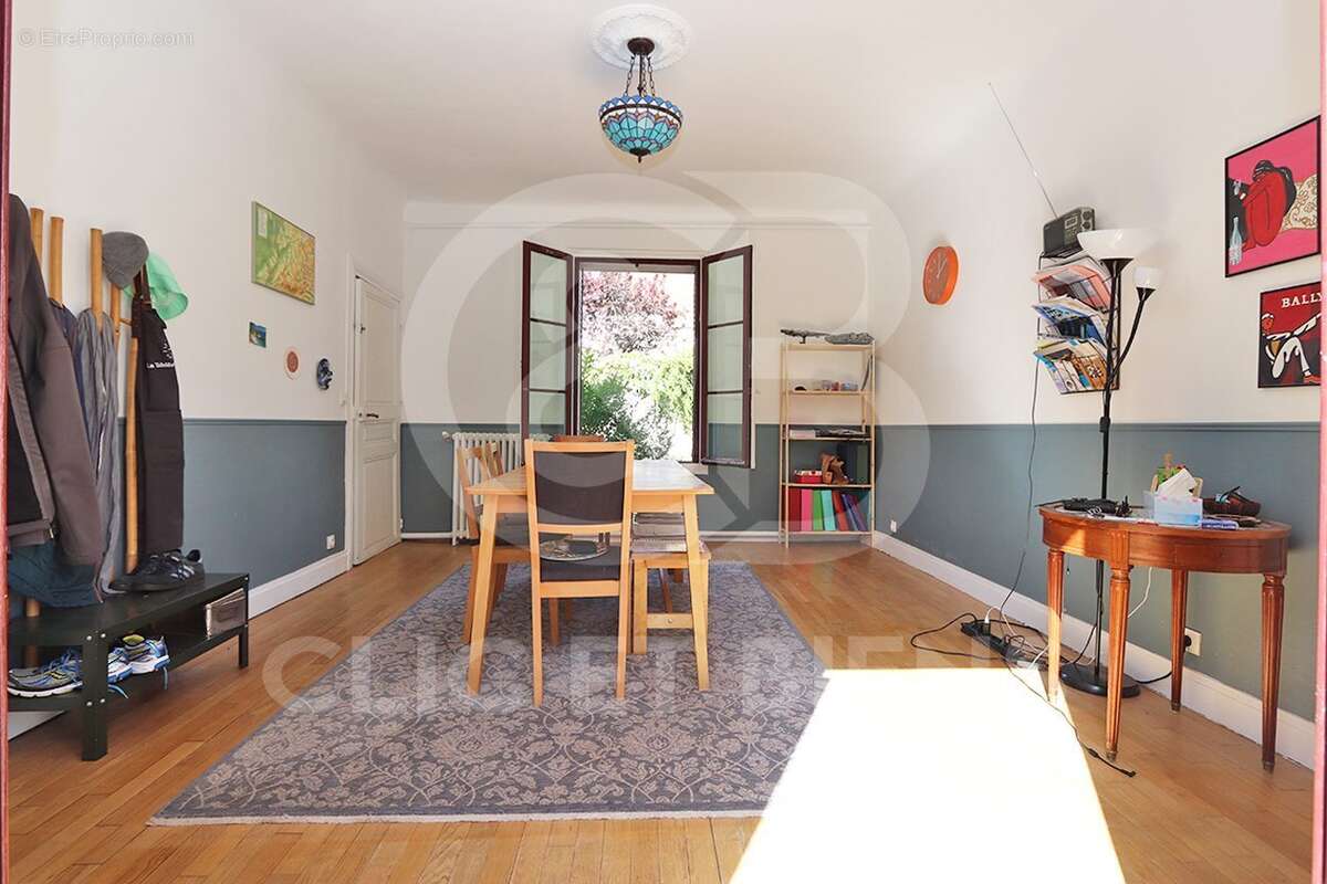 Avil2026 - Maison à VIROFLAY