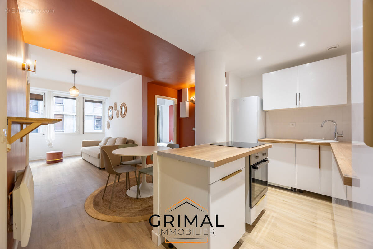 Appartement à MARSEILLE-1E