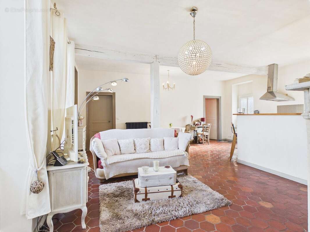 Maison à OSSEY-LES-TROIS-MAISONS