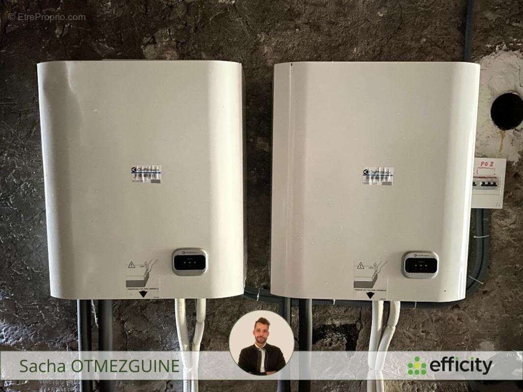 Maison à AZAY-LE-FERRON